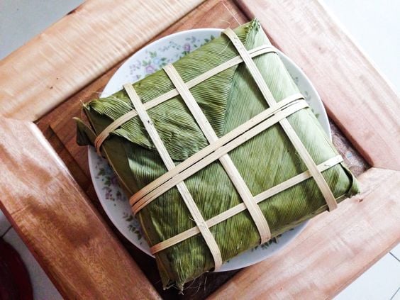 Cách gói bánh chưng bằng lá chuối