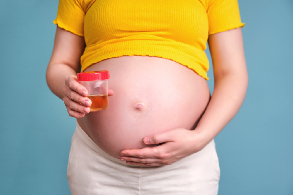 Màu nước tiểu khi mang thai phản ánh tình trạng sức khỏe của mẹ bầu
