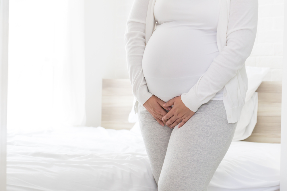 mẹ bầu nhịn tiểu có ảnh hưởng đến thai nhi
