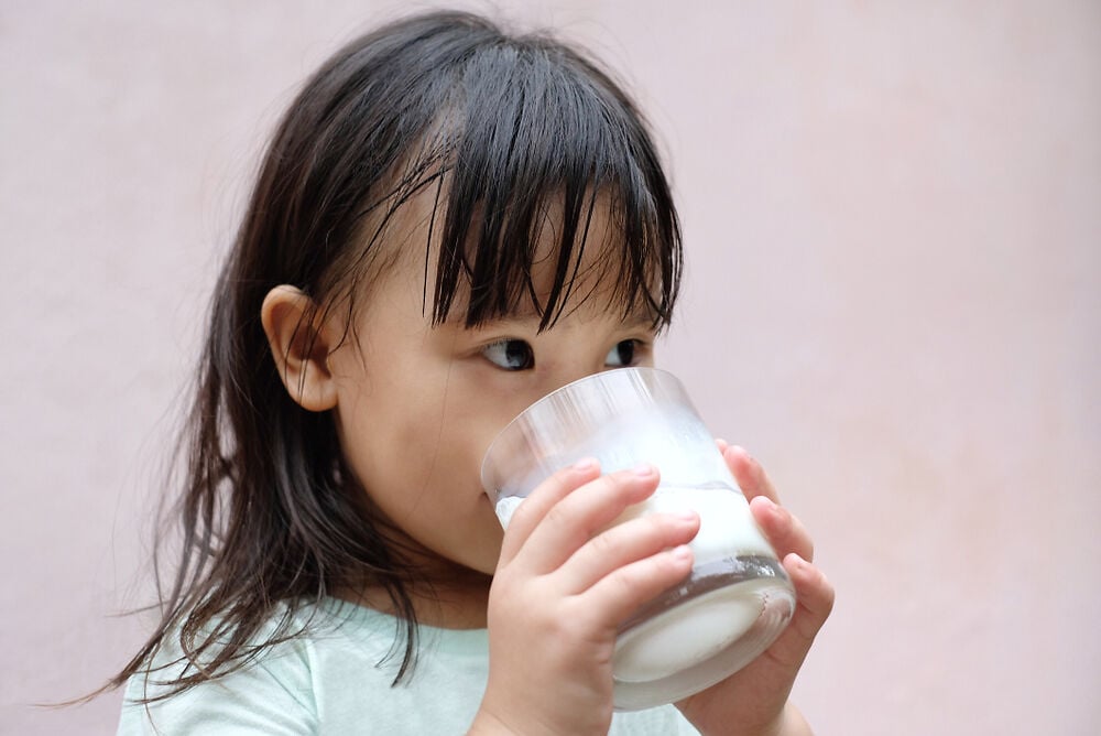 sữa rất cần thiết cho bé 3 tuổi