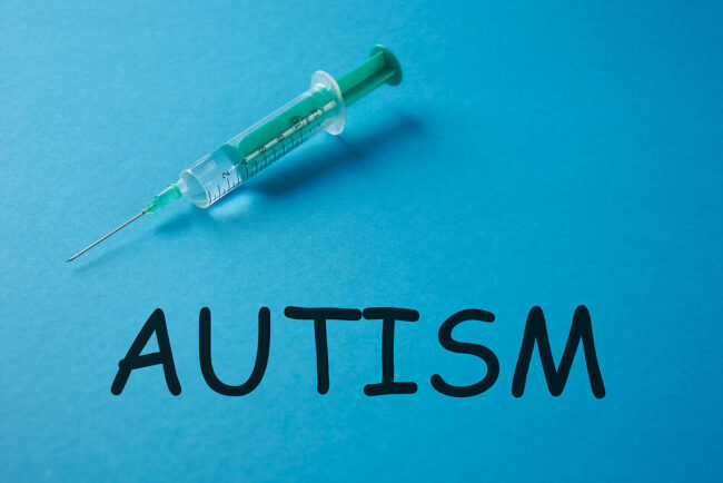 Sự thật về tiêm vacxin gây tự kỷ cho trẻ