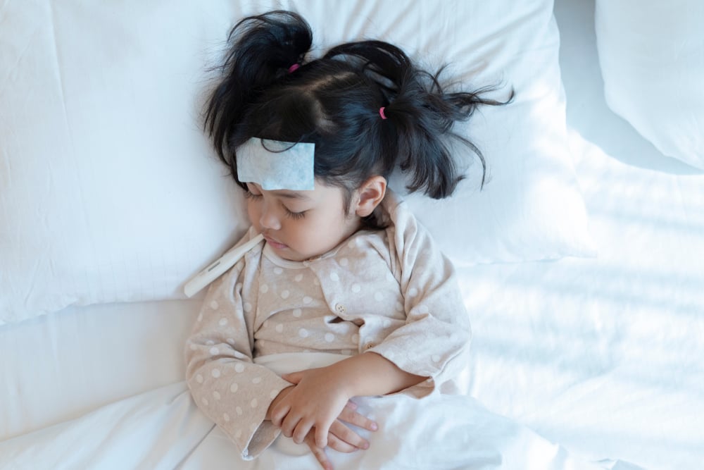 Triệu chứng sốt siêu vi ở trẻ em: Nhận biết sớm để kịp thời chữa trị!