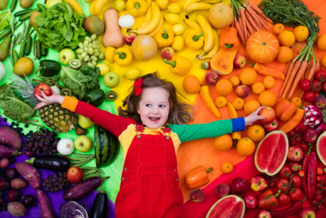 Trẻ 2 tuổi cần bổ sung vitamin gì? Mẹ cần biết để giúp con mau lớn