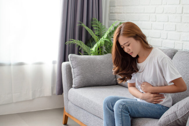 Buồn nôn đau bụng dưới có phải có thai? Cẩn thận với những bệnh nguy hiểm có triệu chứng này 