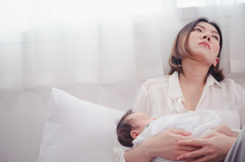 Khóc nhiều sau sinh có ảnh hưởng gì không? 3 điều ảnh hưởng cần tránh!