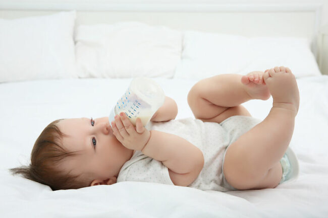 9 cách cai sữa đêm cho bé bú bình cha mẹ nên biết!