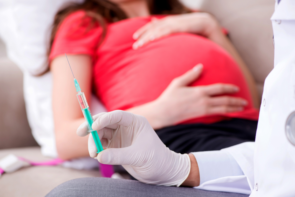 tiêm phòng vacxin có ảnh hưởng đến thai nhi 
