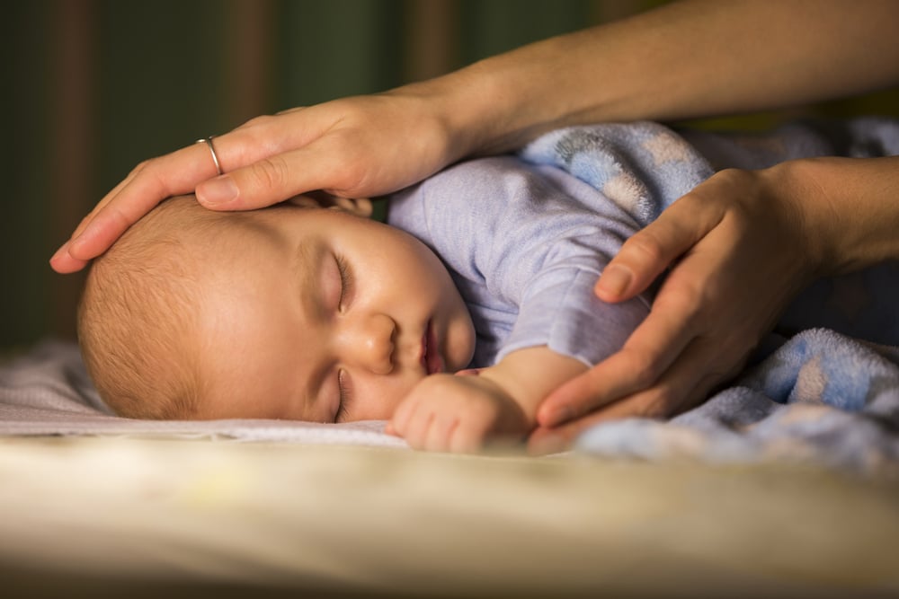 Trẻ sơ sinh đói có ngủ được không