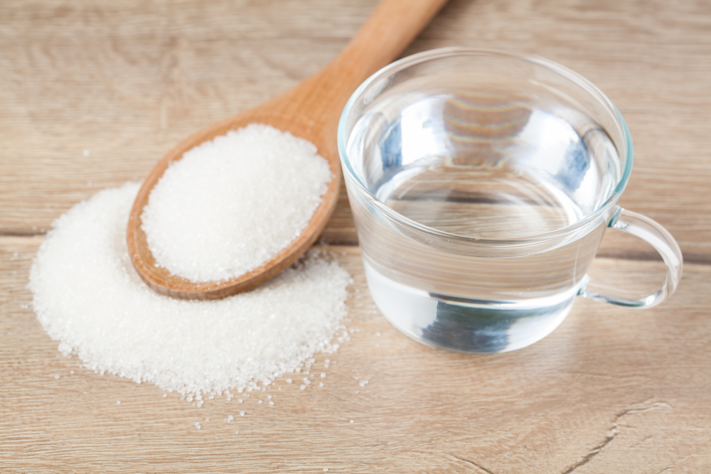 Ngộ độc thực phẩm có nên uống nước đường không? Nên uống gì?