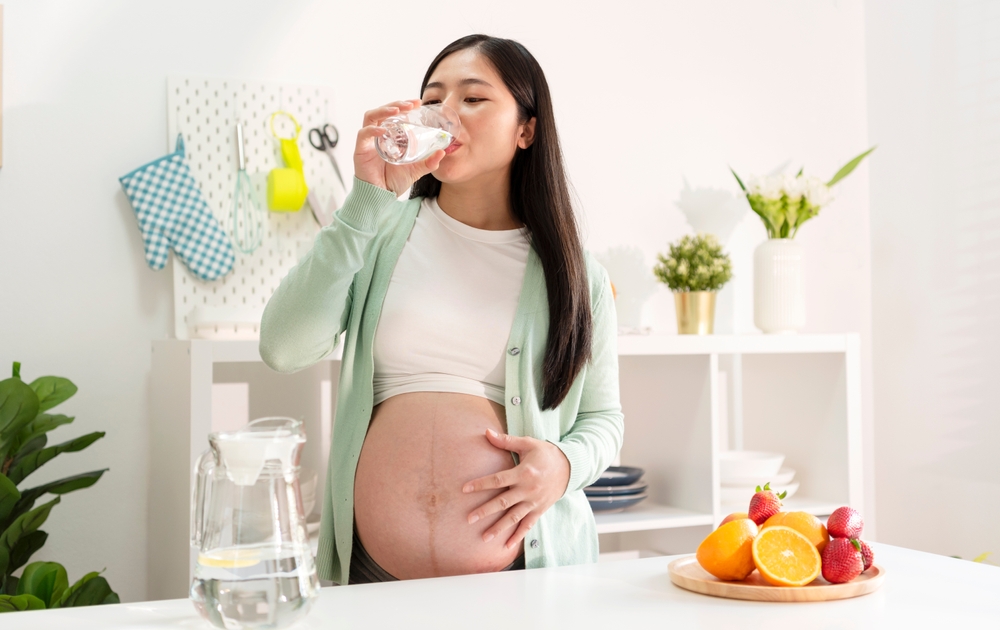 Dấu hiệu tiểu đường thai kỳ 3 tháng cuối: Khát nước