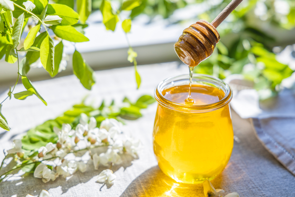 sử dụng mật ong để điều trị rạn da sau sinh