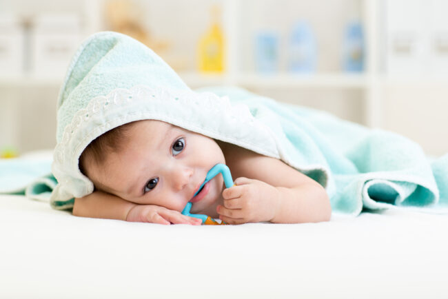 15 mẹo giúp bé mọc răng không đau, không sốt hiệu quả