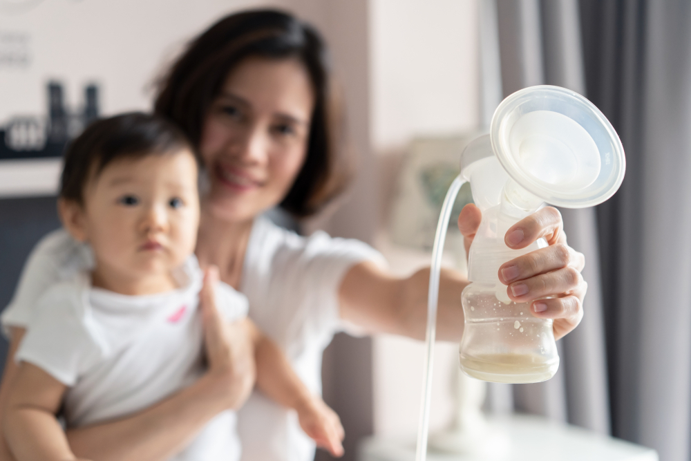 Có nên vắt sữa khi cai sữa không và nguyên tắc vắt sữa là gì?