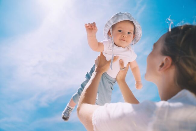 Mách mẹ thông thái cách chọn sữa tăng cường tiêu hóa và miễn dịch của bé ngay từ những ngày đầu
