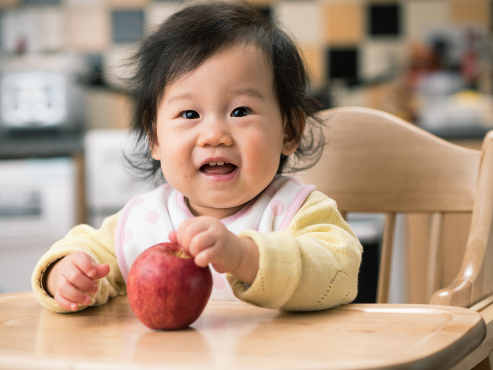 6 cách táo hấp cho bé ăn dặm thơm ngon và giàu dưỡng chất
