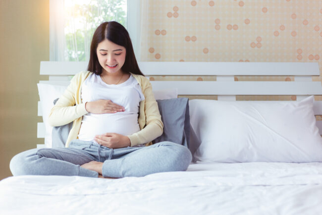 Làm sao để biết thai nhi đang thức? Cách theo dõi các cử động của thai nhi