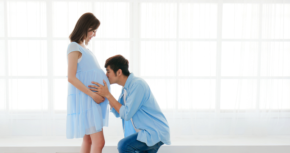 Quan hệ bằng miệng cho chồng khi mang thai có sao không?