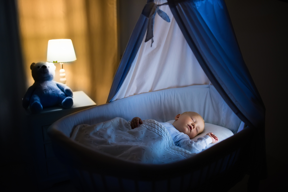 Cách giúp bé ngủ thẳng giấc xuyên đêm