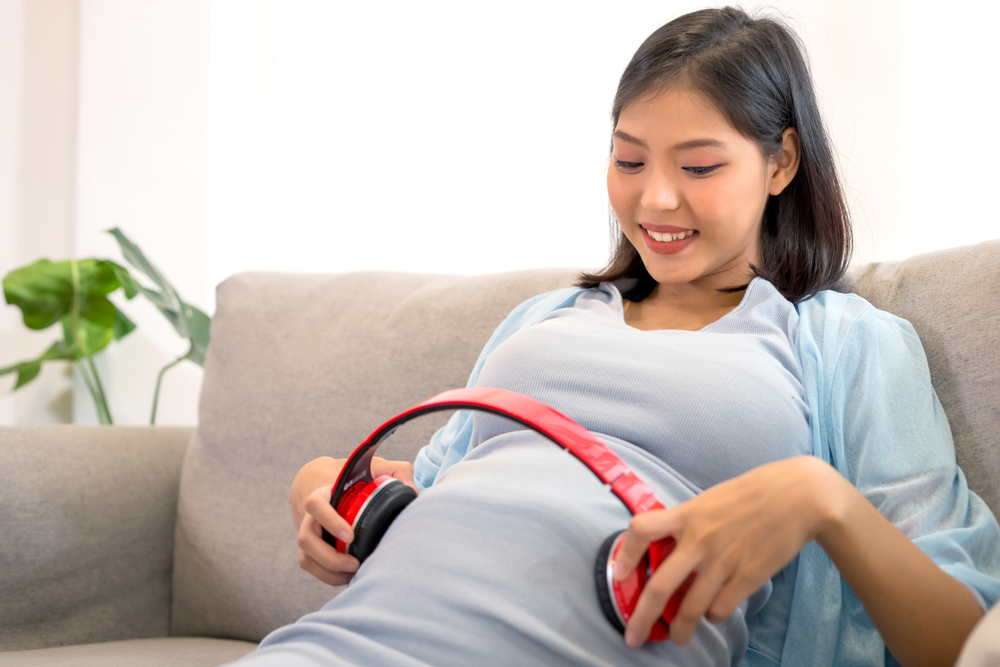 Làm gì khi thai không quay đầu? Dùng âm thanh để kích thích bé