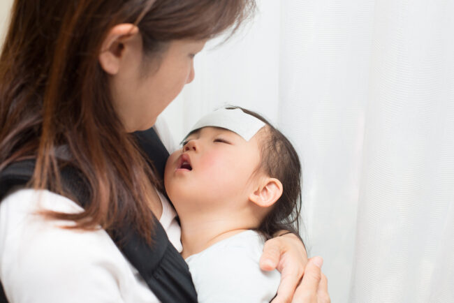Trẻ sơ sinh và trẻ nhỏ hay ốm vặt: Mẹ cần làm gì để tăng đề kháng cho bé?