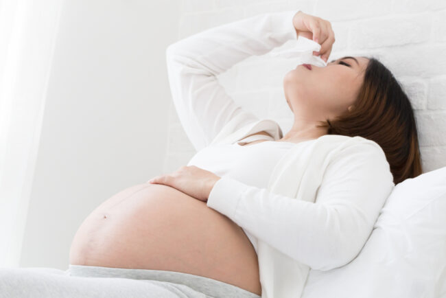Mẹ bầu bị nghẹt mũi có ảnh hưởng đến thai nhi không?