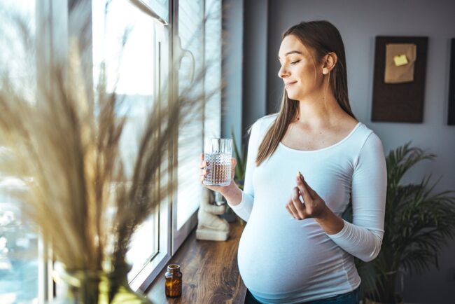 Có cần thiết bổ sung viên sắt dạng uống cho mẹ bầu?