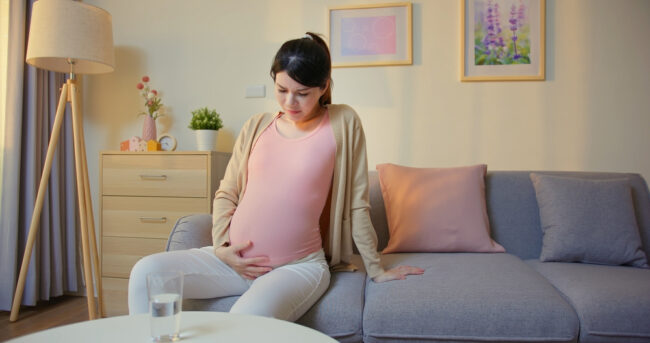 Đau bụng dưới khi mang thai và những điều mẹ bầu cần biết