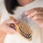 Nguyên nhân rụng tóc và cách khắc phục tình trạng tóc rụng nhiều