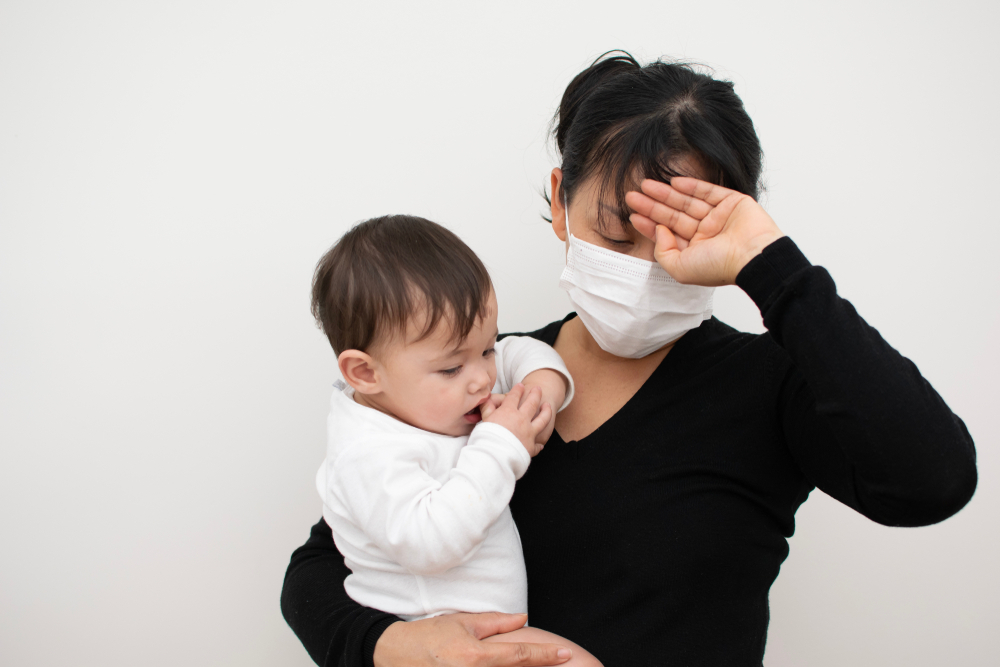 Trẻ nhỏ, trẻ sơ sinh bị ho 1-2 tiếng có sao không? Thông thường, trẻ bị ho là do sốt, cảm lạnh, cảm cúm, viêm phổi...