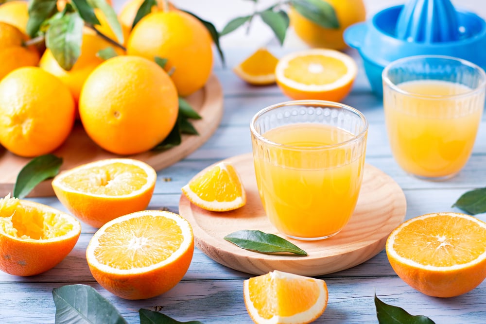 Mẹ sau sinh có uống nước cam được không và sau sinh bao lâu được uống nước cam?