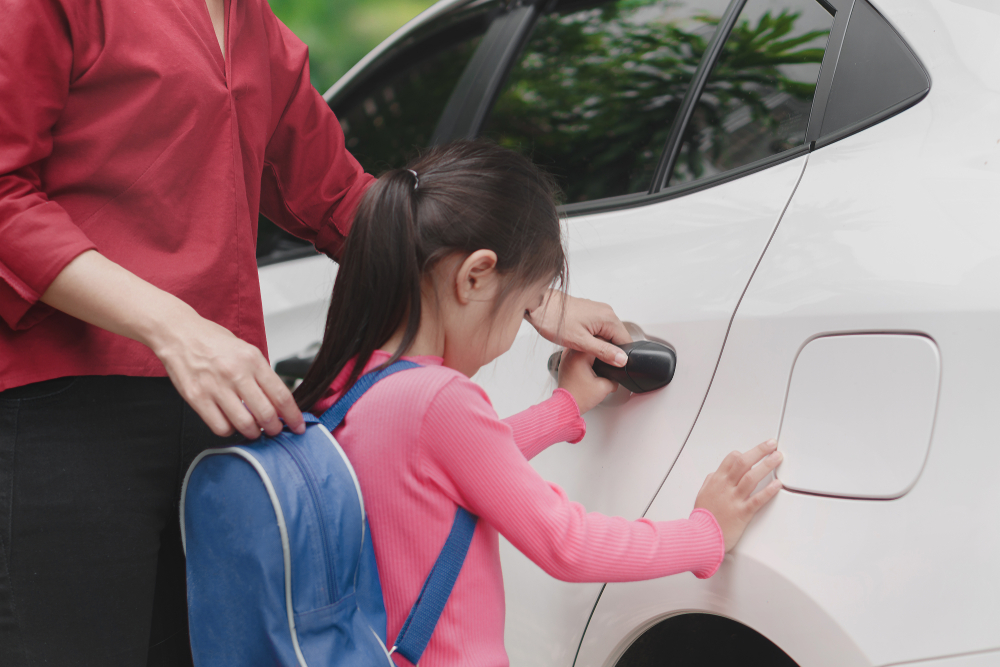 6 kỹ năng giúp trẻ thoát hiểm khi bị bỏ quên trên xe ô tô