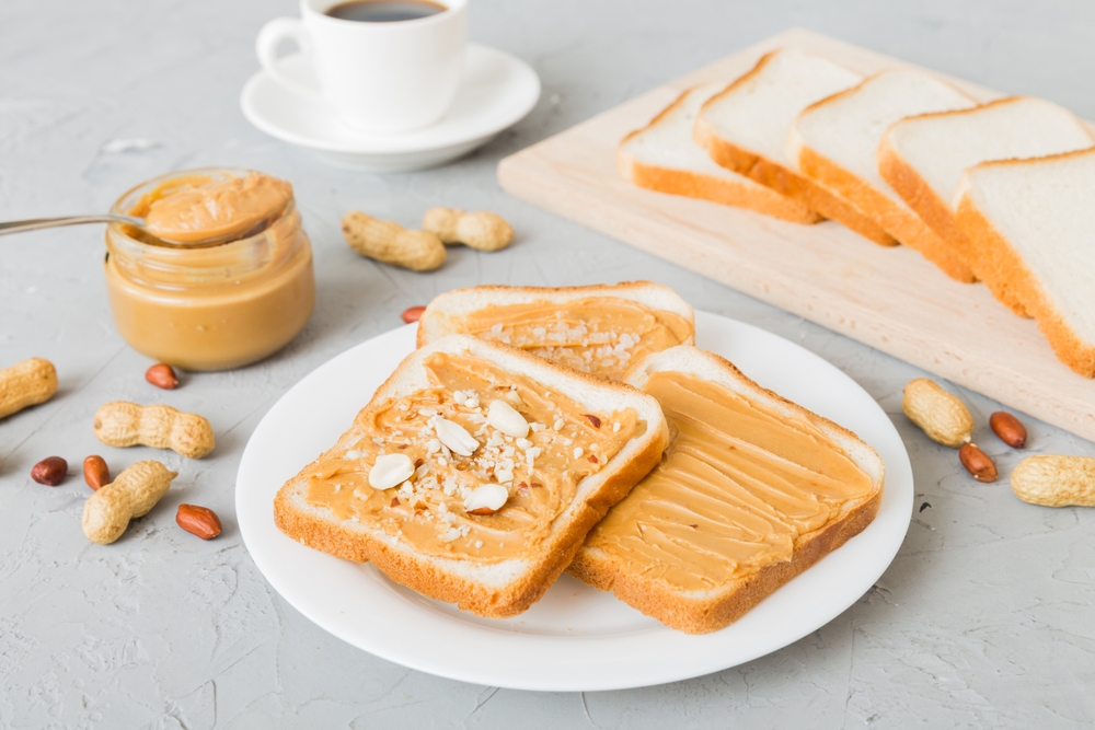 Bị tiểu đường thai kỳ nên ăn gì vào bữa sáng? Ăn bánh mì sandwwich ngũ cốc bơ đậu phộng được không?