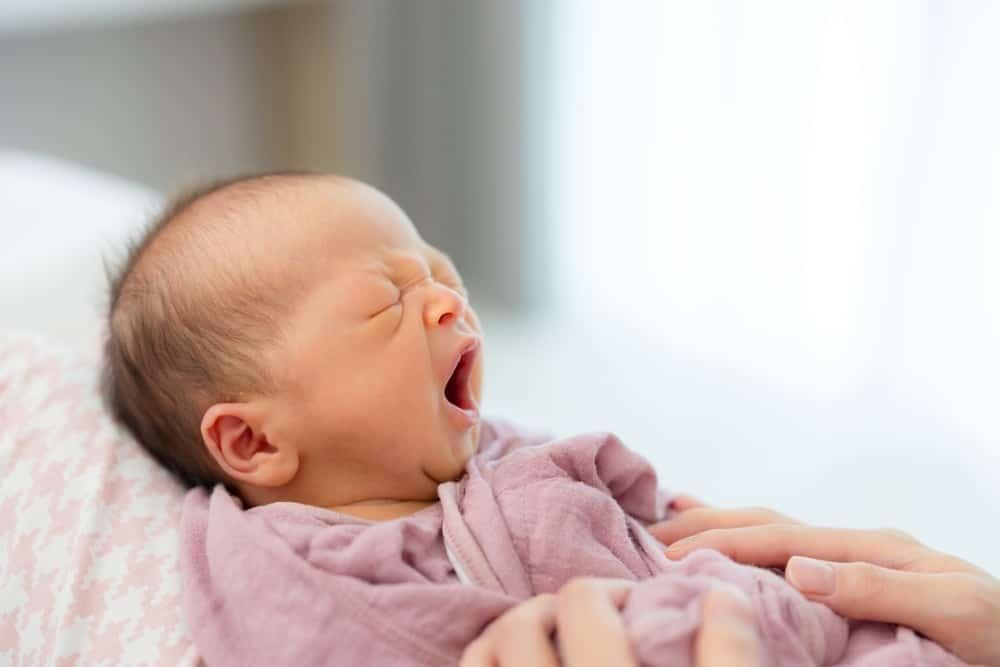 Mẹo dân gian giúp trẻ ngủ sâu giấc