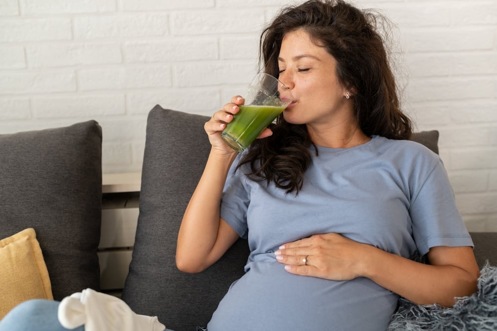 Mẹ bầu ăn rau diếp cá được không? Tác dụng và cách dùng an toàn