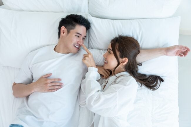Quan hệ khi mang thai 3 tháng đầu: Nên hay không?