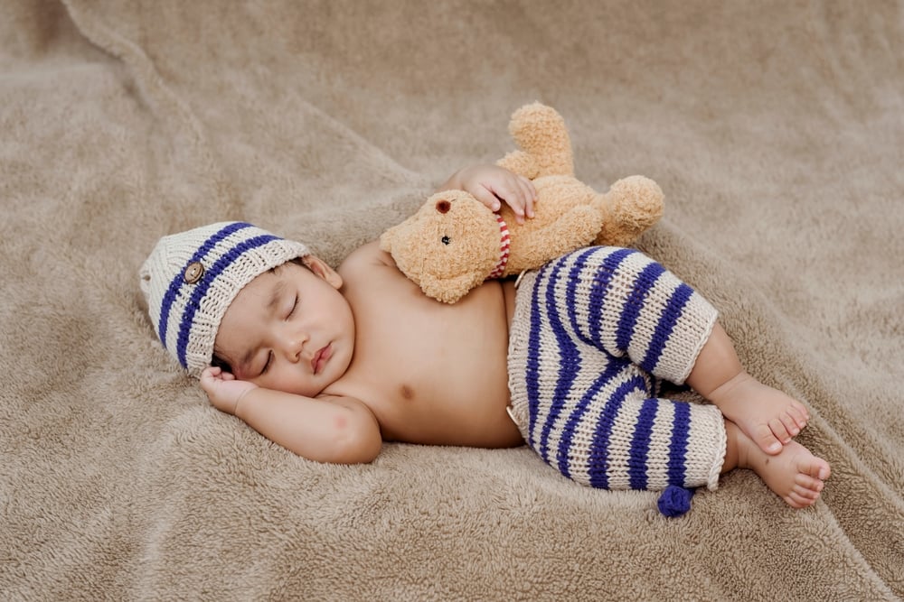 Trẻ 3 tháng tuổi ngủ nhiều có sao không?