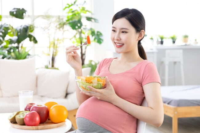 Bà bầu nên ăn gì: Danh sách nhóm thực phẩm quan trọng cho thai kỳ