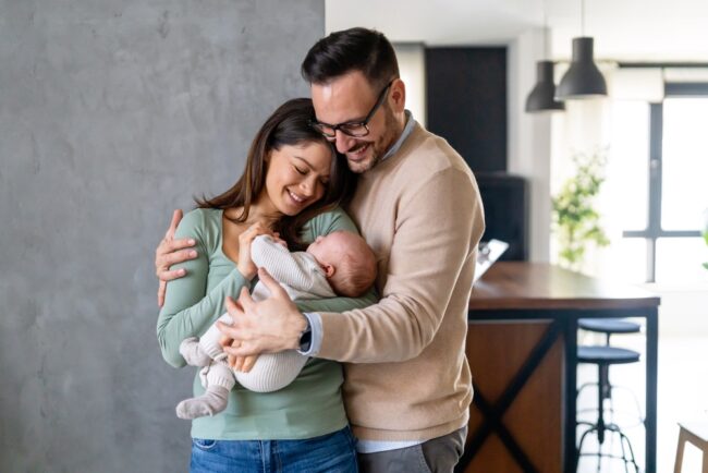 Đối tượng, điều kiện hưởng chế độ thai sản và mức hưởng chế độ thai sản mới