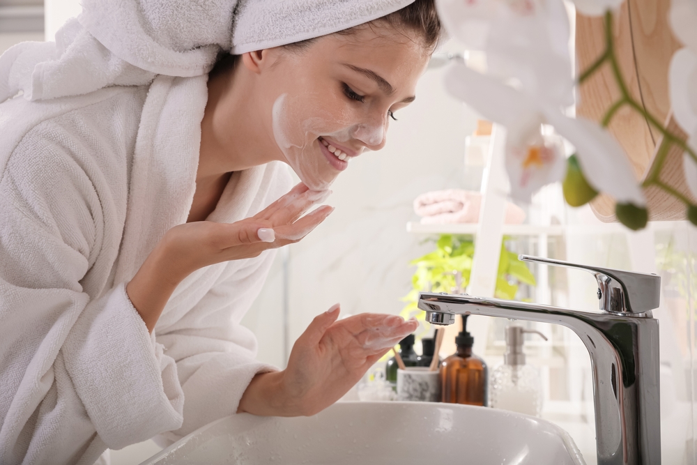 Sữa rửa mặt cho da nhạy cảm Simple Refreshing Facial Wash