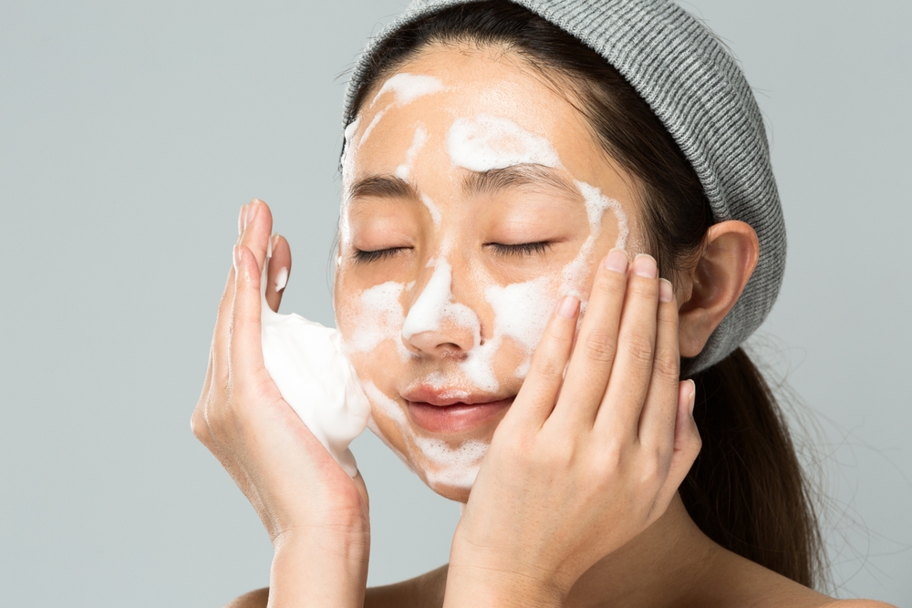 sữa rửa mặt tạo bọt