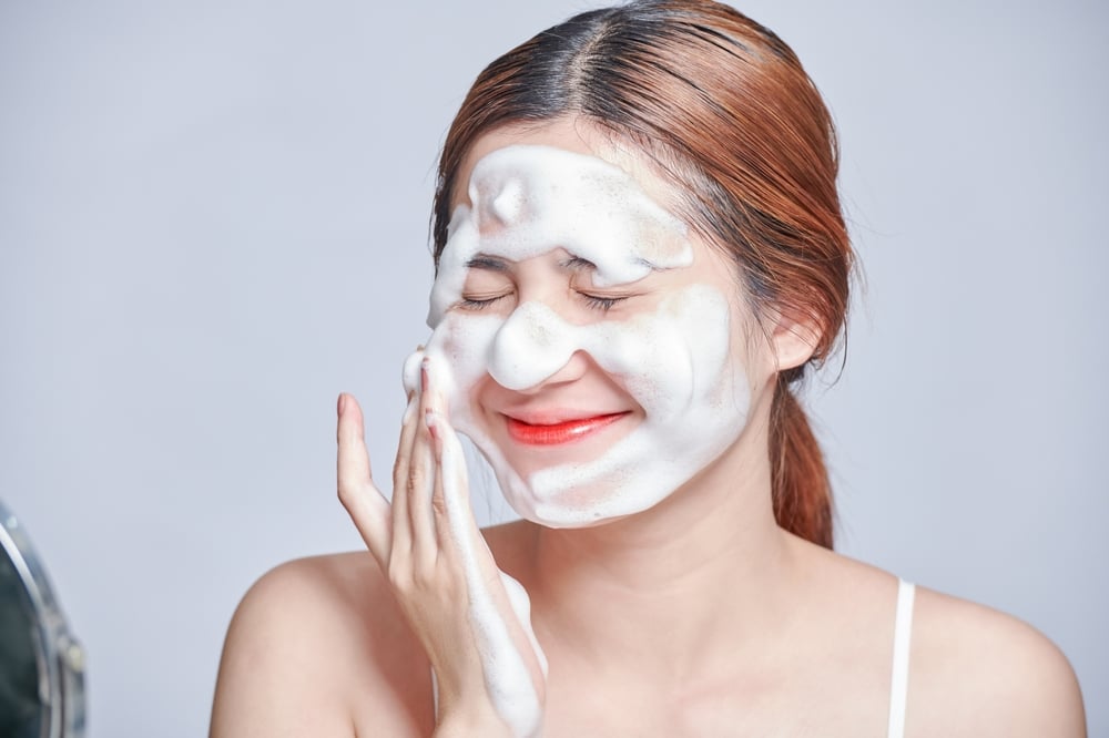 Sữa rửa mặt tạo bọt: Làm sạch dịu nhẹ để da sáng đẹp