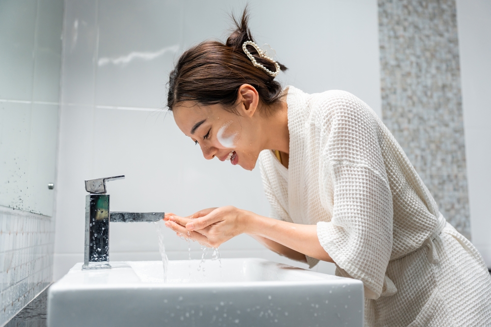 Top 7 loại sữa rửa mặt tốt nhất hiện nay: Nền tảng cho làn da khỏe mạnh