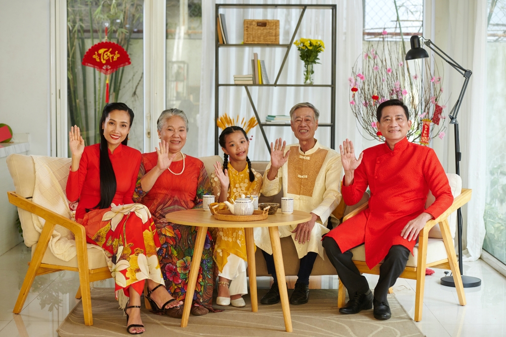 Chúc Tết lì xì: Chuyện dạy con nói lời hay để Tết tràn tiếng cười