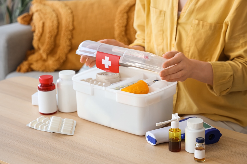 Tủ thuốc gia đình cần có những gì?