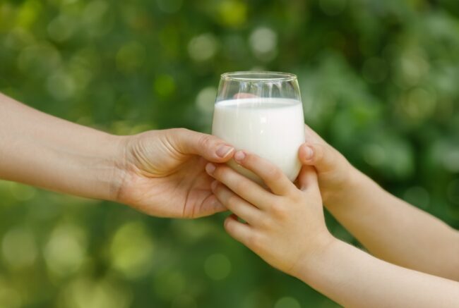 Sữa cho trẻ suy dinh dưỡng: Sự lựa chọn không dễ dàng!