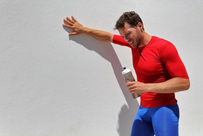 Cơ thể mất nước sẽ có biểu hiện thế nào? Cách xử lý nhanh, an toàn