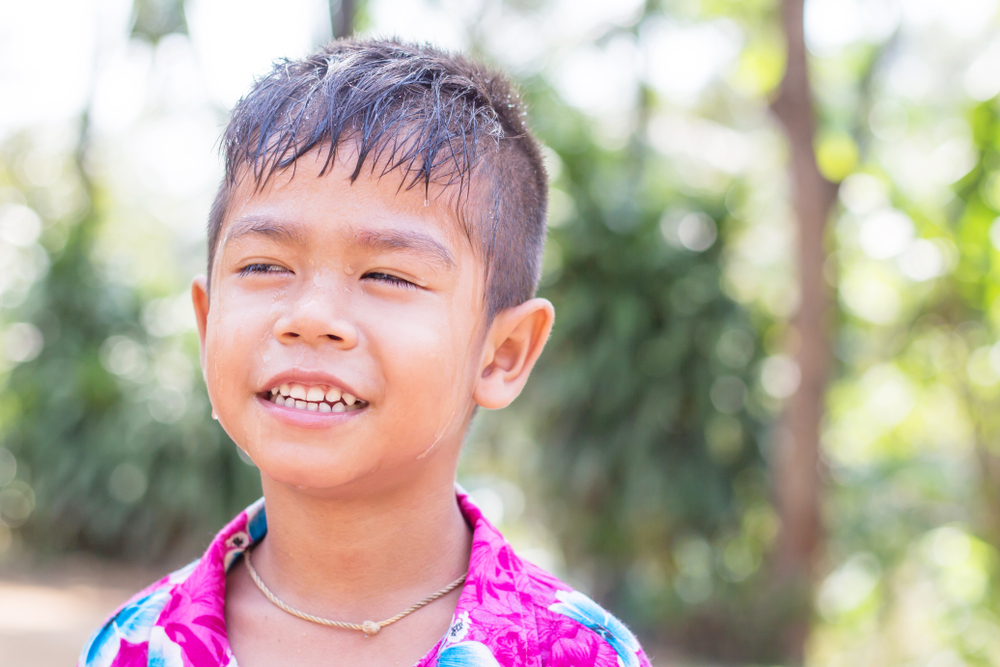 Nguyên nhân khiến trẻ đổ nhiều mồ hôi và cách chăm sóc