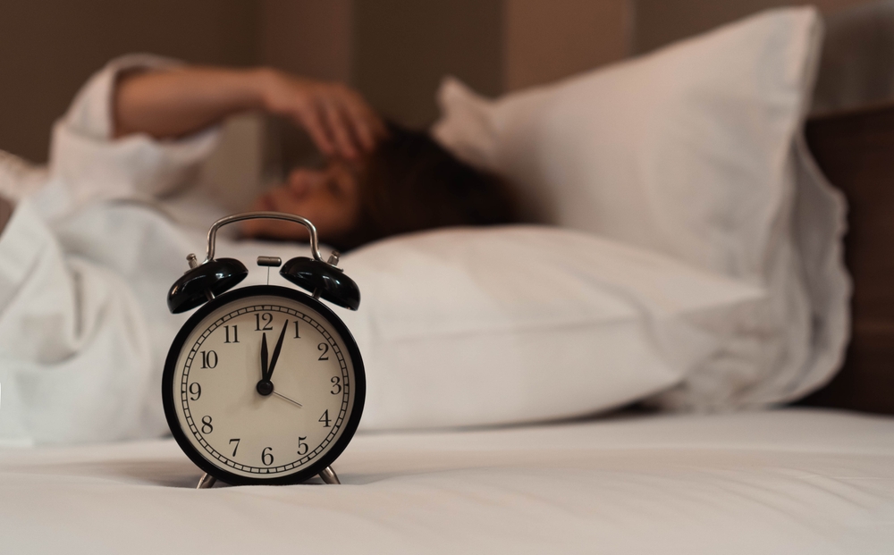 Ngủ hay bị tỉnh giấc giữa đêm: Nguyên nhân và giải pháp lấy lại giấc ngủ trọn vẹn