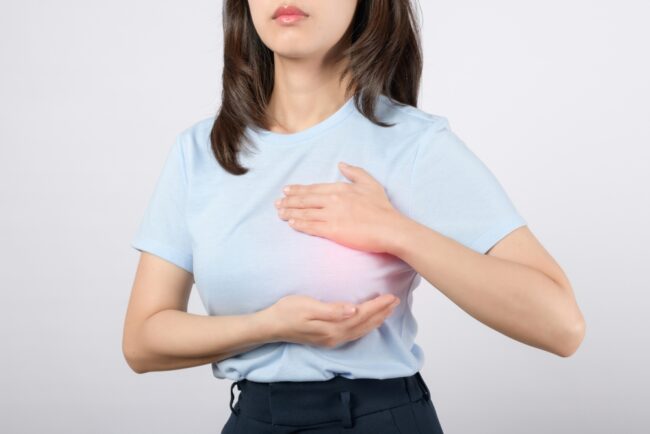 Đau ngực trước kỳ kinh và đau ngực có thai khác nhau chỗ nào?