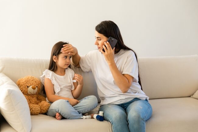 Bé bị sốt không rõ nguyên nhân có nguy hiểm không?